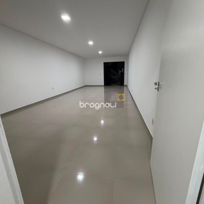Sala com 55m², no bairro Ingleses em Florianópolis