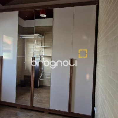 Casa com 140m², 3 quartos (sendo 1 suíte), 2 garagens, no bairro Sambaqui em Florianópolis
