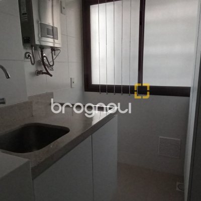 Apartamento com 68m², 2 quartos (sendo 1 suíte), 2 garagens, no bairro Itacorubi em Florianópolis