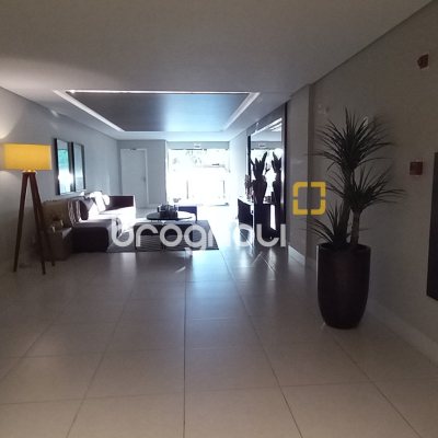 Apartamento com 68m², 2 quartos (sendo 1 suíte), 2 garagens, no bairro Itacorubi em Florianópolis