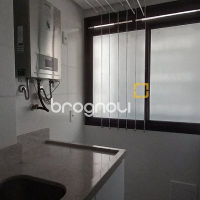 Apartamento com 68m², 2 quartos (sendo 1 suíte), 2 garagens, no bairro Itacorubi em Florianópolis