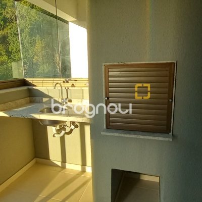 Apartamento com 68m², 2 quartos (sendo 1 suíte), 2 garagens, no bairro Itacorubi em Florianópolis
