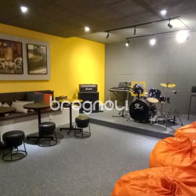 Apartamento com 68m², 2 quartos (sendo 1 suíte), 2 garagens, no bairro Itacorubi em Florianópolis