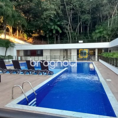 Apartamento com 68m², 2 quartos (sendo 1 suíte), 2 garagens, no bairro Itacorubi em Florianópolis