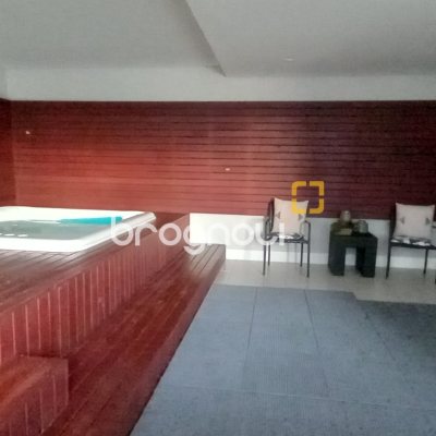 Apartamento com 68m², 2 quartos (sendo 1 suíte), 2 garagens, no bairro Itacorubi em Florianópolis