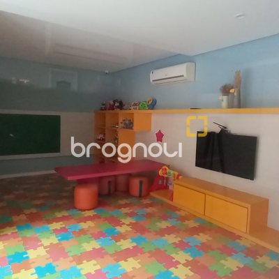 Apartamento com 68m², 2 quartos (sendo 1 suíte), 2 garagens, no bairro Itacorubi em Florianópolis