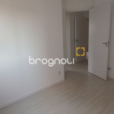 Apartamento com 68m², 2 quartos (sendo 1 suíte), 2 garagens, no bairro Itacorubi em Florianópolis