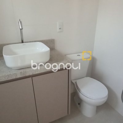 Apartamento com 68m², 2 quartos (sendo 1 suíte), 2 garagens, no bairro Itacorubi em Florianópolis