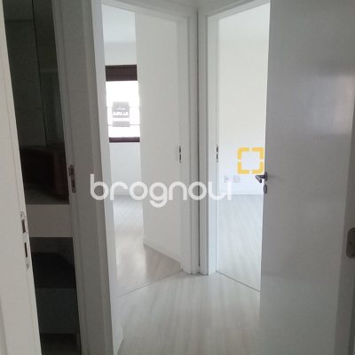 Apartamento com 68m², 2 quartos (sendo 1 suíte), 2 garagens, no bairro Itacorubi em Florianópolis
