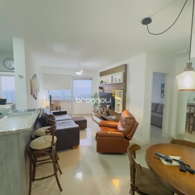 Apartamento com 68m², 2 quartos (sendo 1 suíte), 1 garagem, no bairro Capoeiras em Florianópolis