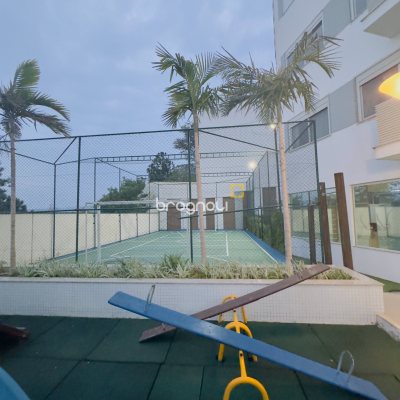 Apartamento com 68m², 2 quartos (sendo 1 suíte), 1 garagem, no bairro Capoeiras em Florianópolis
