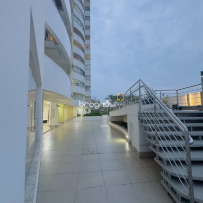 Apartamento com 68m², 2 quartos (sendo 1 suíte), 1 garagem, no bairro Capoeiras em Florianópolis