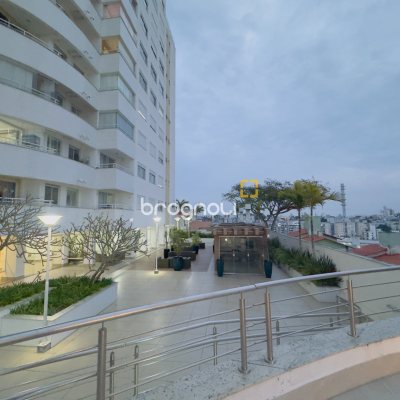 Apartamento com 68m², 2 quartos (sendo 1 suíte), 1 garagem, no bairro Capoeiras em Florianópolis