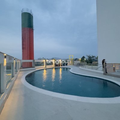 Apartamento com 68m², 2 quartos (sendo 1 suíte), 1 garagem, no bairro Capoeiras em Florianópolis