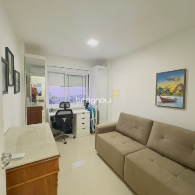 Apartamento com 68m², 2 quartos (sendo 1 suíte), 1 garagem, no bairro Capoeiras em Florianópolis