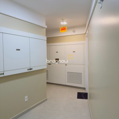 Apartamento com 68m², 2 quartos (sendo 1 suíte), 1 garagem, no bairro Capoeiras em Florianópolis