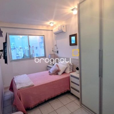Cobertura com 131m², 2 quartos (sendo 1 suíte), 2 garagens, no bairro Centro em Florianópolis