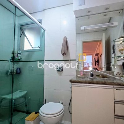 Cobertura com 131m², 2 quartos (sendo 1 suíte), 2 garagens, no bairro Centro em Florianópolis
