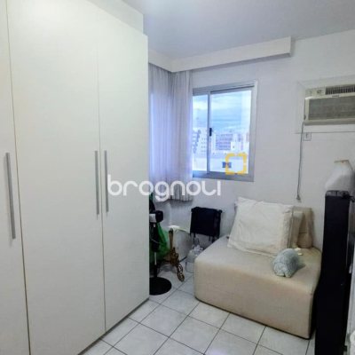 Cobertura com 131m², 2 quartos (sendo 1 suíte), 2 garagens, no bairro Centro em Florianópolis