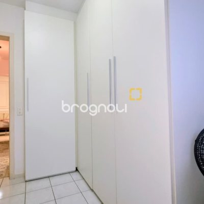 Cobertura com 131m², 2 quartos (sendo 1 suíte), 2 garagens, no bairro Centro em Florianópolis