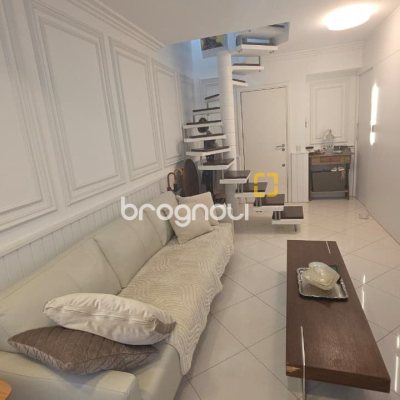 Cobertura com 131m², 2 quartos (sendo 1 suíte), 2 garagens, no bairro Centro em Florianópolis