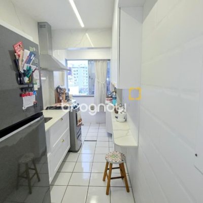 Cobertura com 131m², 2 quartos (sendo 1 suíte), 2 garagens, no bairro Centro em Florianópolis
