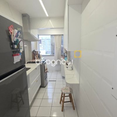 Cobertura com 131m², 2 quartos (sendo 1 suíte), 2 garagens, no bairro Centro em Florianópolis
