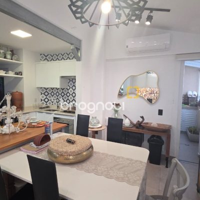 Cobertura com 131m², 2 quartos (sendo 1 suíte), 2 garagens, no bairro Centro em Florianópolis