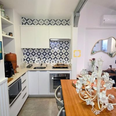 Cobertura com 131m², 2 quartos (sendo 1 suíte), 2 garagens, no bairro Centro em Florianópolis