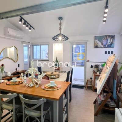 Cobertura com 131m², 2 quartos (sendo 1 suíte), 2 garagens, no bairro Centro em Florianópolis