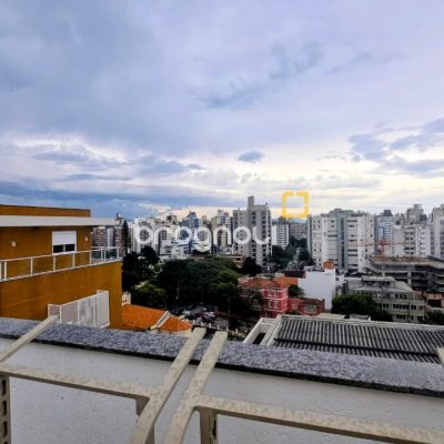 Cobertura com 131m², 2 quartos (sendo 1 suíte), 2 garagens, no bairro Centro em Florianópolis