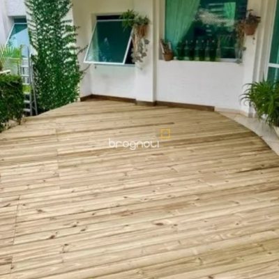 Casa com 390m², 3 quartos (sendo 2 suítes), 2 garagens, no bairro Lagoa da Conceição em Florianópolis