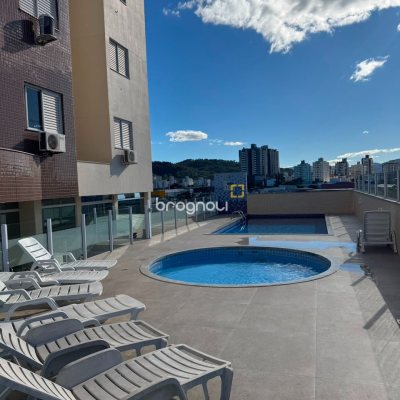 Apartamento com 71m², 2 quartos (sendo 1 suíte), 1 garagem, no bairro Barreiros em São José