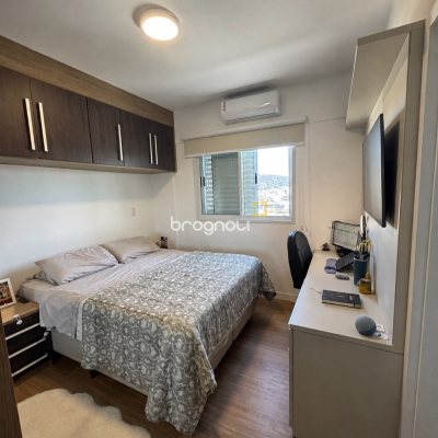 Apartamento com 71m², 2 quartos (sendo 1 suíte), 1 garagem, no bairro Barreiros em São José