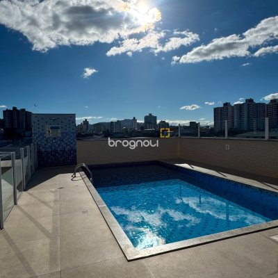 Apartamento com 71m², 2 quartos (sendo 1 suíte), 1 garagem, no bairro Barreiros em São José