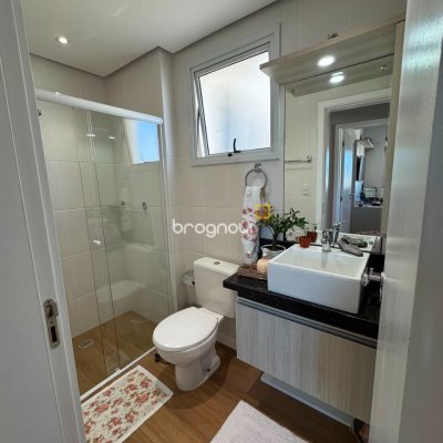 Apartamento com 71m², 2 quartos (sendo 1 suíte), 1 garagem, no bairro Barreiros em São José