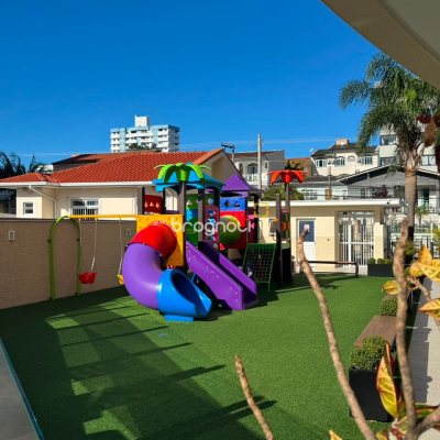 Apartamento com 71m², 2 quartos (sendo 1 suíte), 1 garagem, no bairro Barreiros em São José
