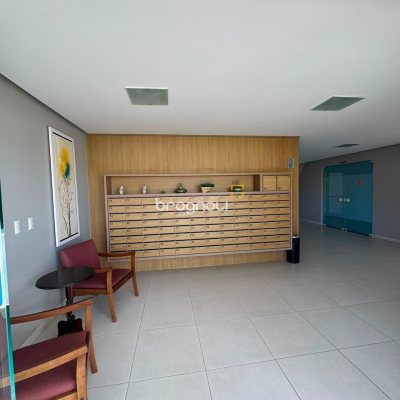 Apartamento com 71m², 2 quartos (sendo 1 suíte), 1 garagem, no bairro Barreiros em São José