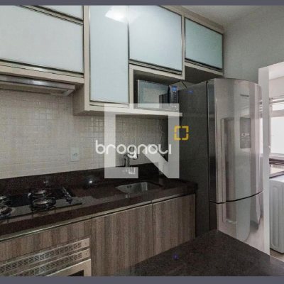 Apartamento com 64m², 2 quartos (sendo 1 suíte), 1 garagem, no bairro Estreito em Florianópolis