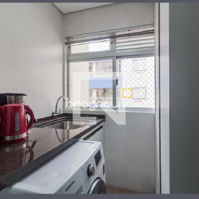 Apartamento com 64m², 2 quartos (sendo 1 suíte), 1 garagem, no bairro Estreito em Florianópolis