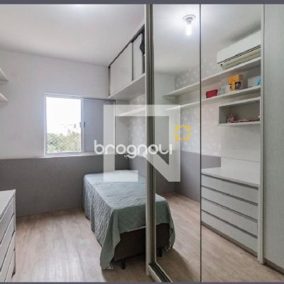 Apartamento com 64m², 2 quartos (sendo 1 suíte), 1 garagem, no bairro Estreito em Florianópolis