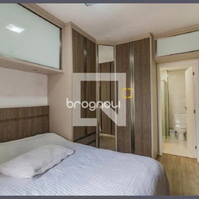 Apartamento com 64m², 2 quartos (sendo 1 suíte), 1 garagem, no bairro Estreito em Florianópolis