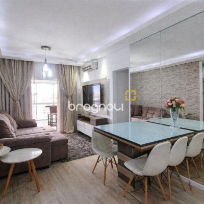 Apartamento com 64m², 2 quartos (sendo 1 suíte), 1 garagem, no bairro Estreito em Florianópolis