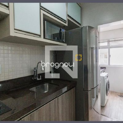 Apartamento com 64m², 2 quartos (sendo 1 suíte), 1 garagem, no bairro Estreito em Florianópolis