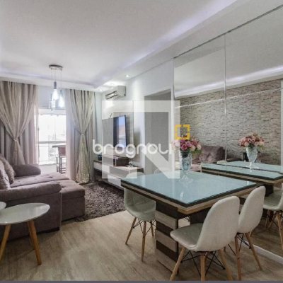 Apartamento com 64m², 2 quartos (sendo 1 suíte), 1 garagem, no bairro Estreito em Florianópolis