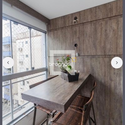 Apartamento com 64m², 2 quartos (sendo 1 suíte), 1 garagem, no bairro Estreito em Florianópolis