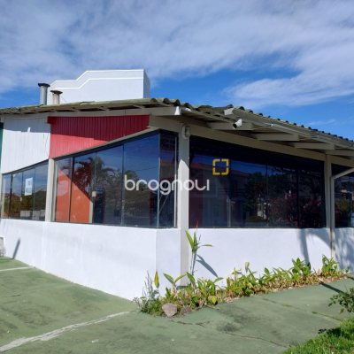 Casa Comercial com 400m², no bairro Daniela em Florianópolis