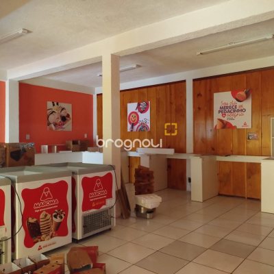 Casa Comercial com 400m², no bairro Daniela em Florianópolis