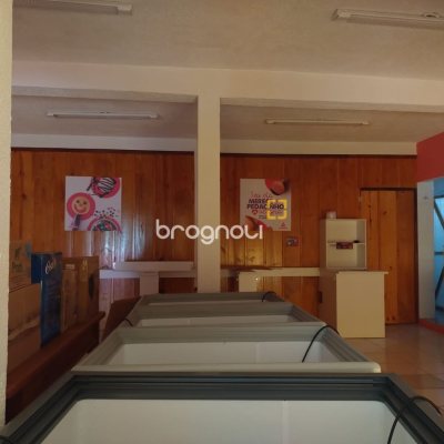Casa Comercial com 400m², no bairro Daniela em Florianópolis