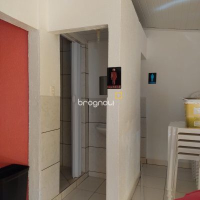 Casa Comercial com 400m², no bairro Daniela em Florianópolis
